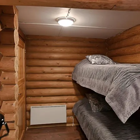 Classic Log Ski-in Ski-out Apartment