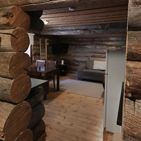 Classic Log Ski-in Ski-out Apartment