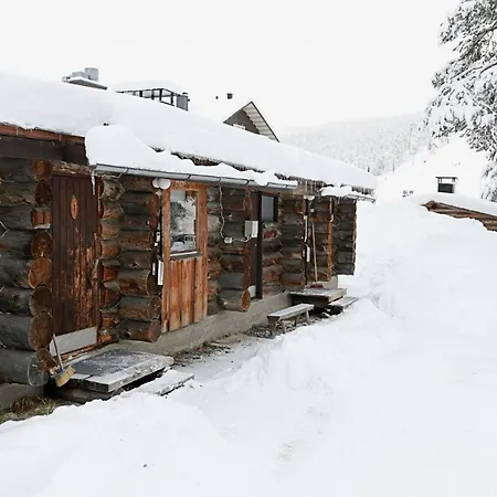 Classic Log Ski-in Ski-out Apartment Levi