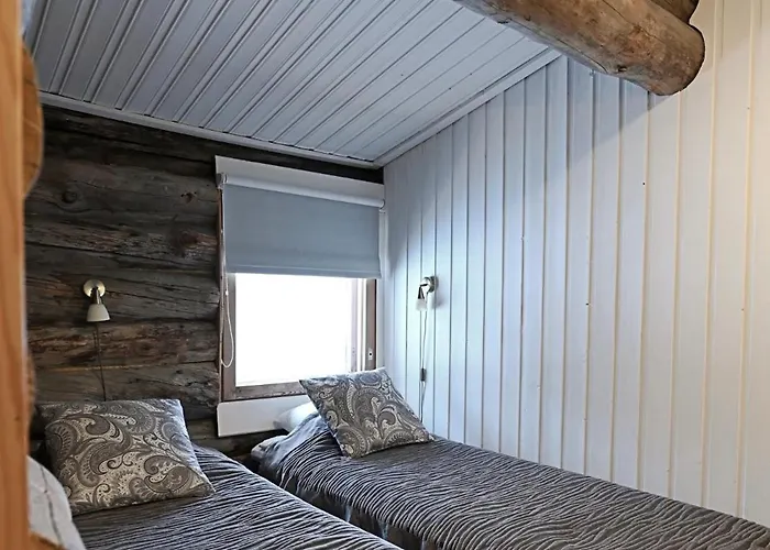 Classic Log Ski-in Ski-out *